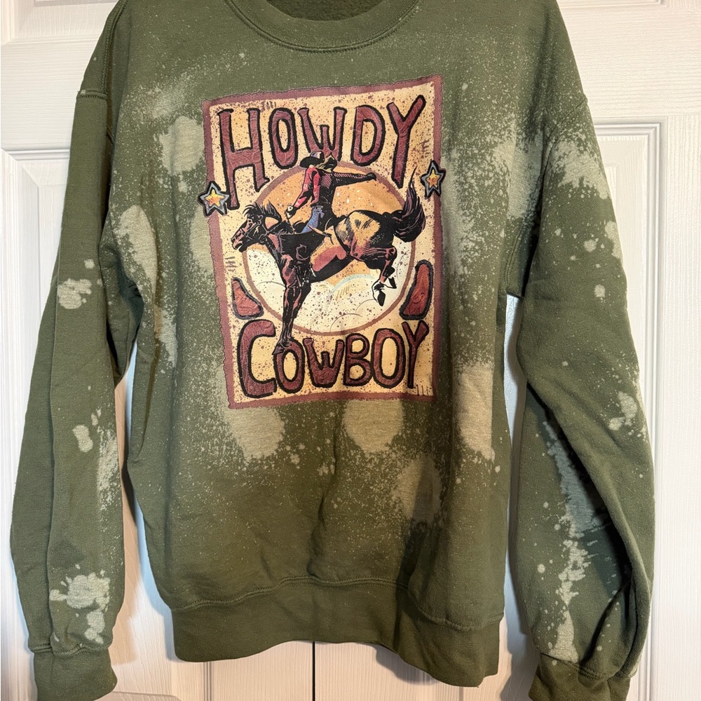 Gildan Green Howdy Cowboy Sweatshirt